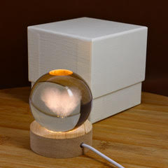 Luce notturna sfera led con cuore 3D