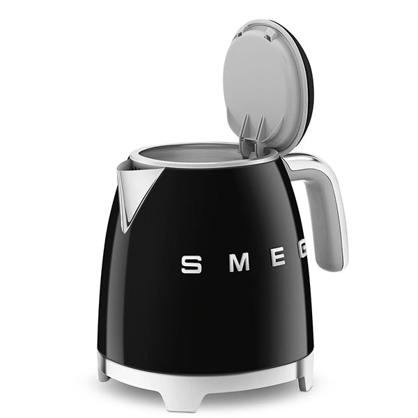 Smeg mini bollitore di colore nero